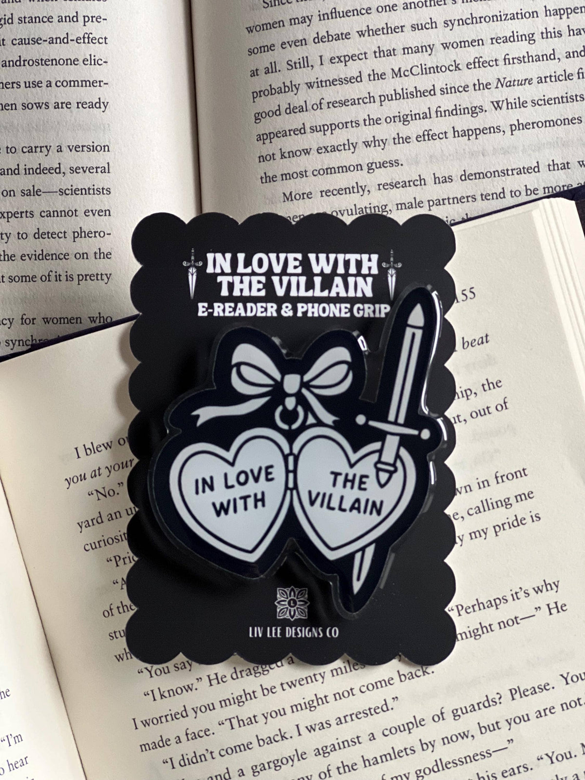 In love with Villain Kindle & Phone Grip