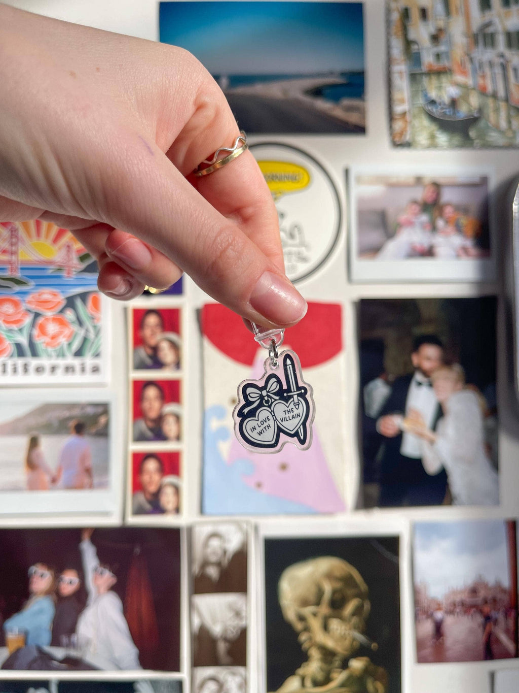 In Love with the Villain - Kindle Charm