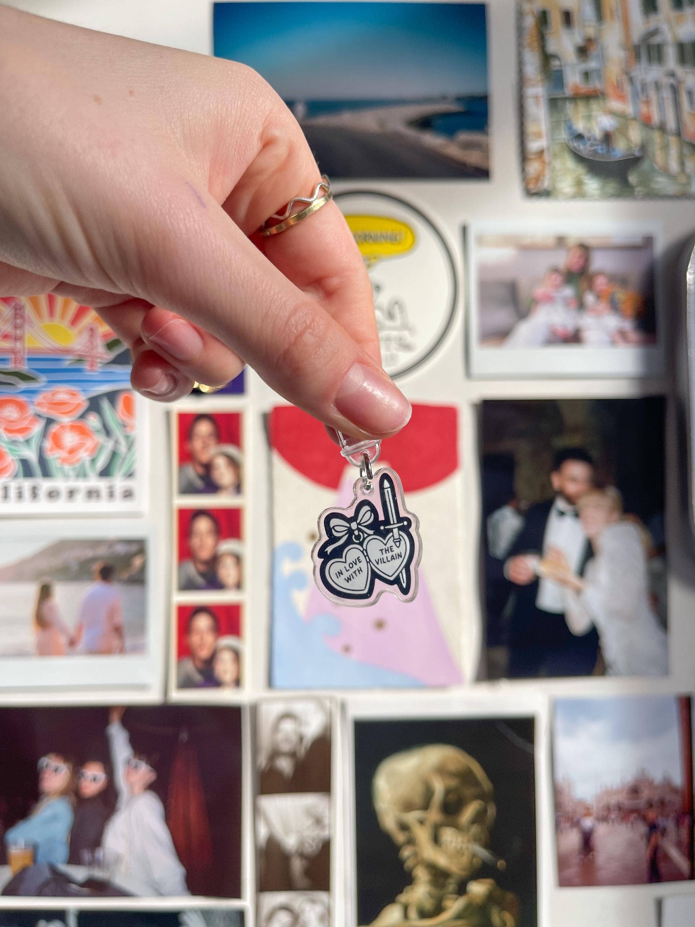 In Love with the Villain - Kindle Charm