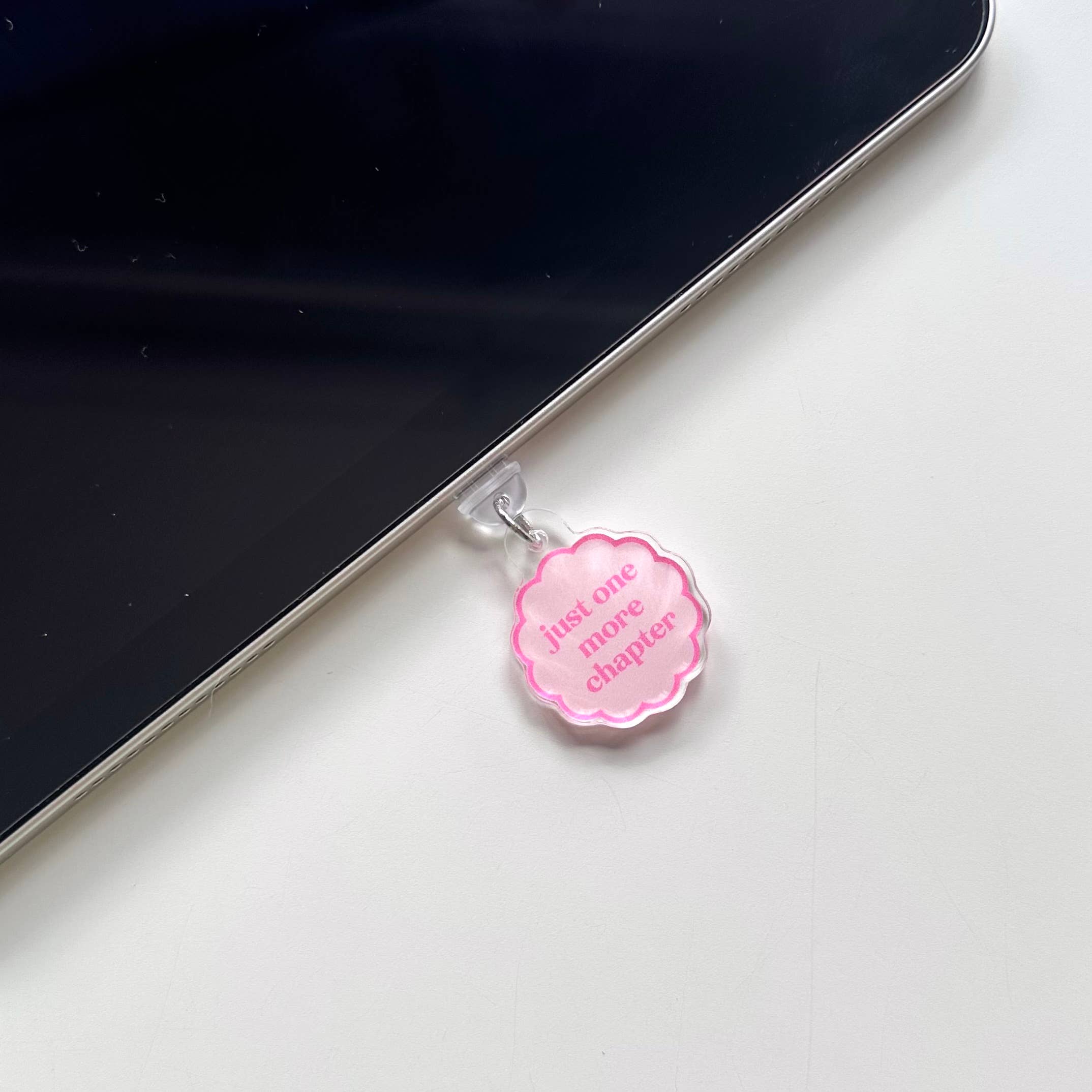 Kindle Charm - Just One More Chapter Scalloped Circle Pink